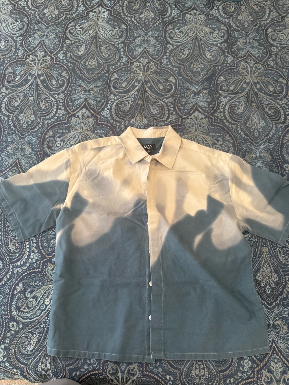 Boohoo Short-Sleeve Dip-Dye Button-Down Shirt - Cream & Blue